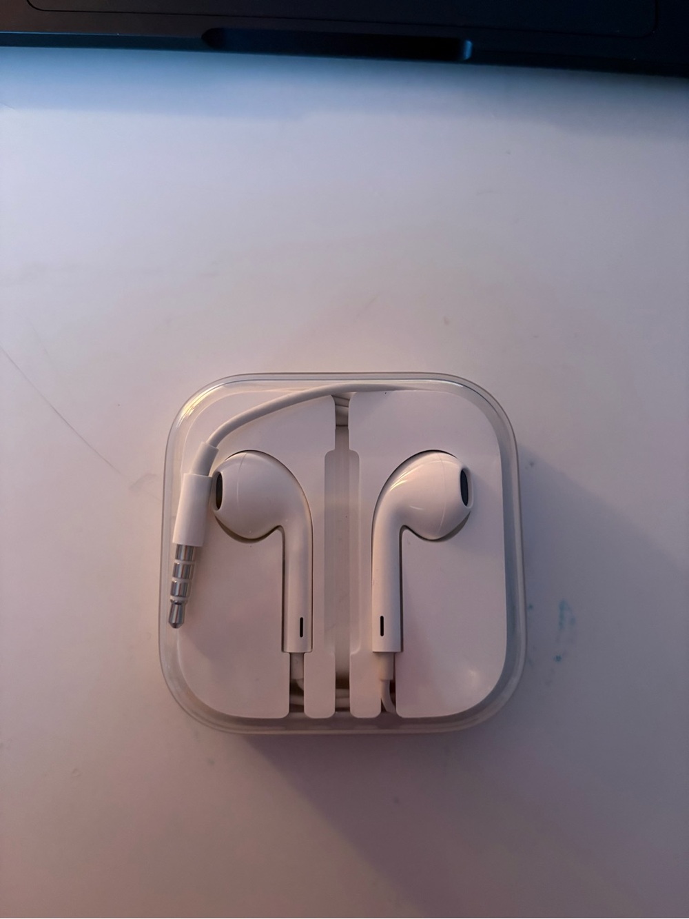 Apple earbuds